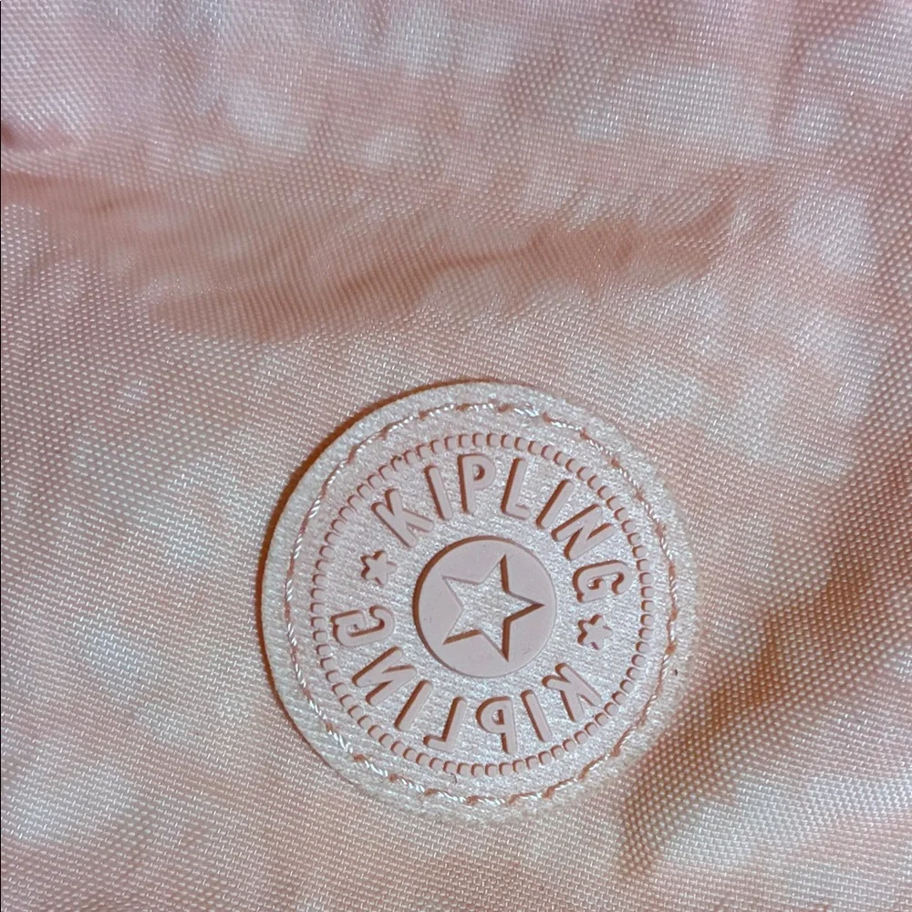 Kipling chic versatile